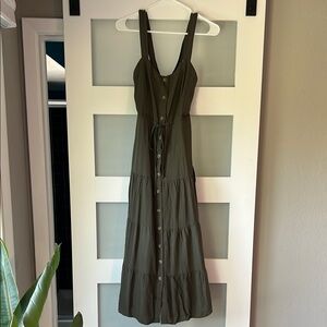 Lulu’s See the City Olive Green Button-Front Tiered Midi Dress